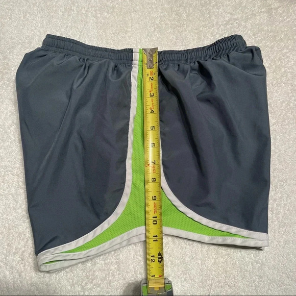 Nike Athletic Women’s Shorts Size Medium Sports short DRI-FIT - Picture 9 of 10